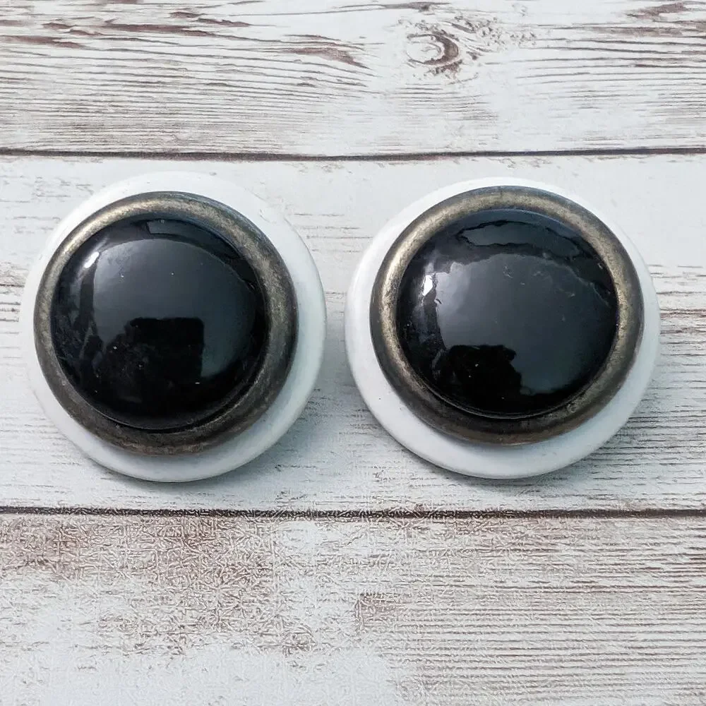 Vintage clip earrings